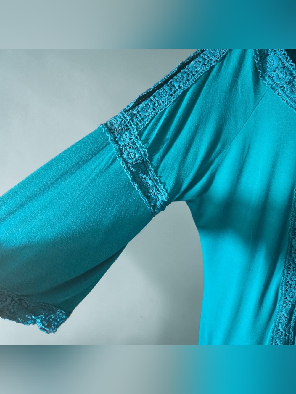 Women’s Turquoise Cold-Shoulder Lace Trim Top Size XL - Picture 4 of 4